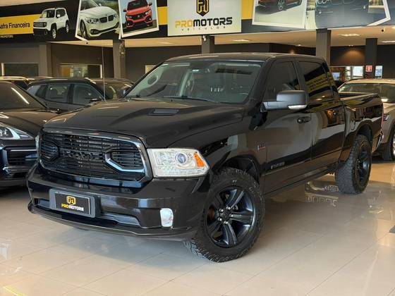 RAM CLASSIC 5.7 V8 GASOLINA LARAMIE NIGHT EDITION CD 4X4 AUTOMÁTICO